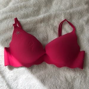 Victoria’s Secret Very Sexy Wireless Push-Up Bra